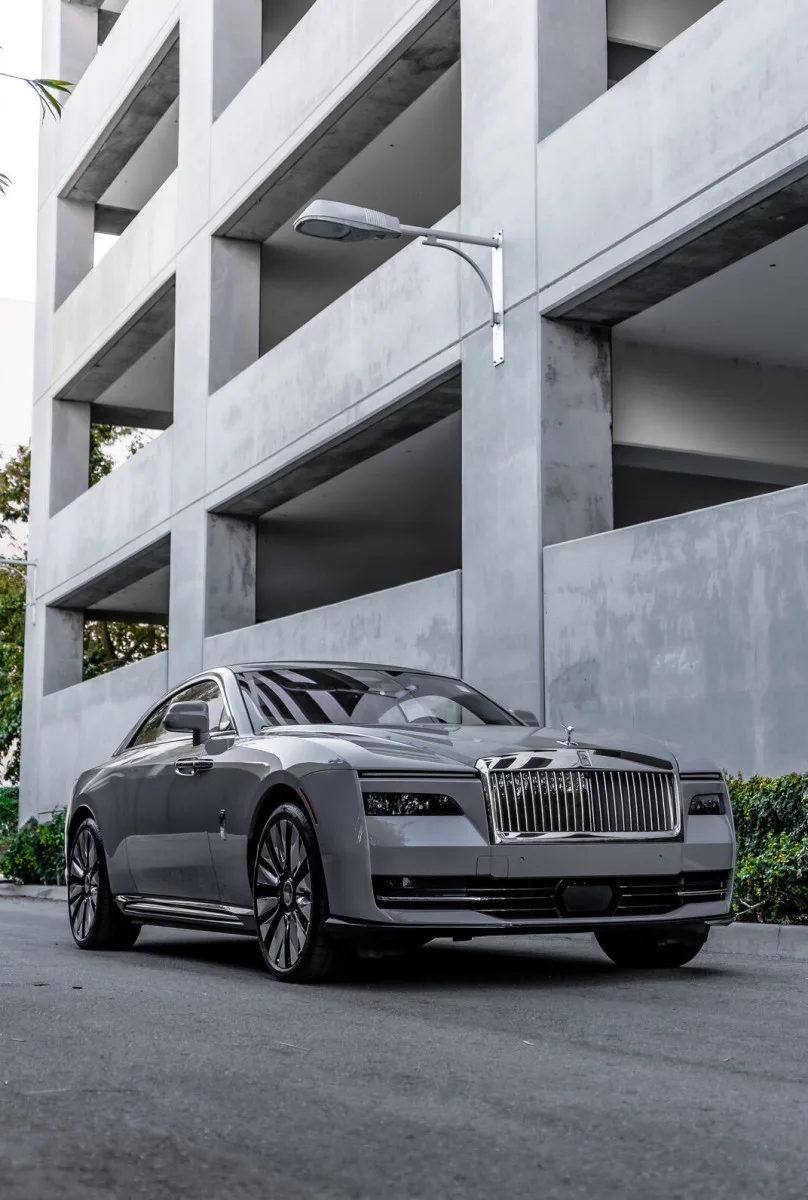 ROLLS-ROYCE Spectre