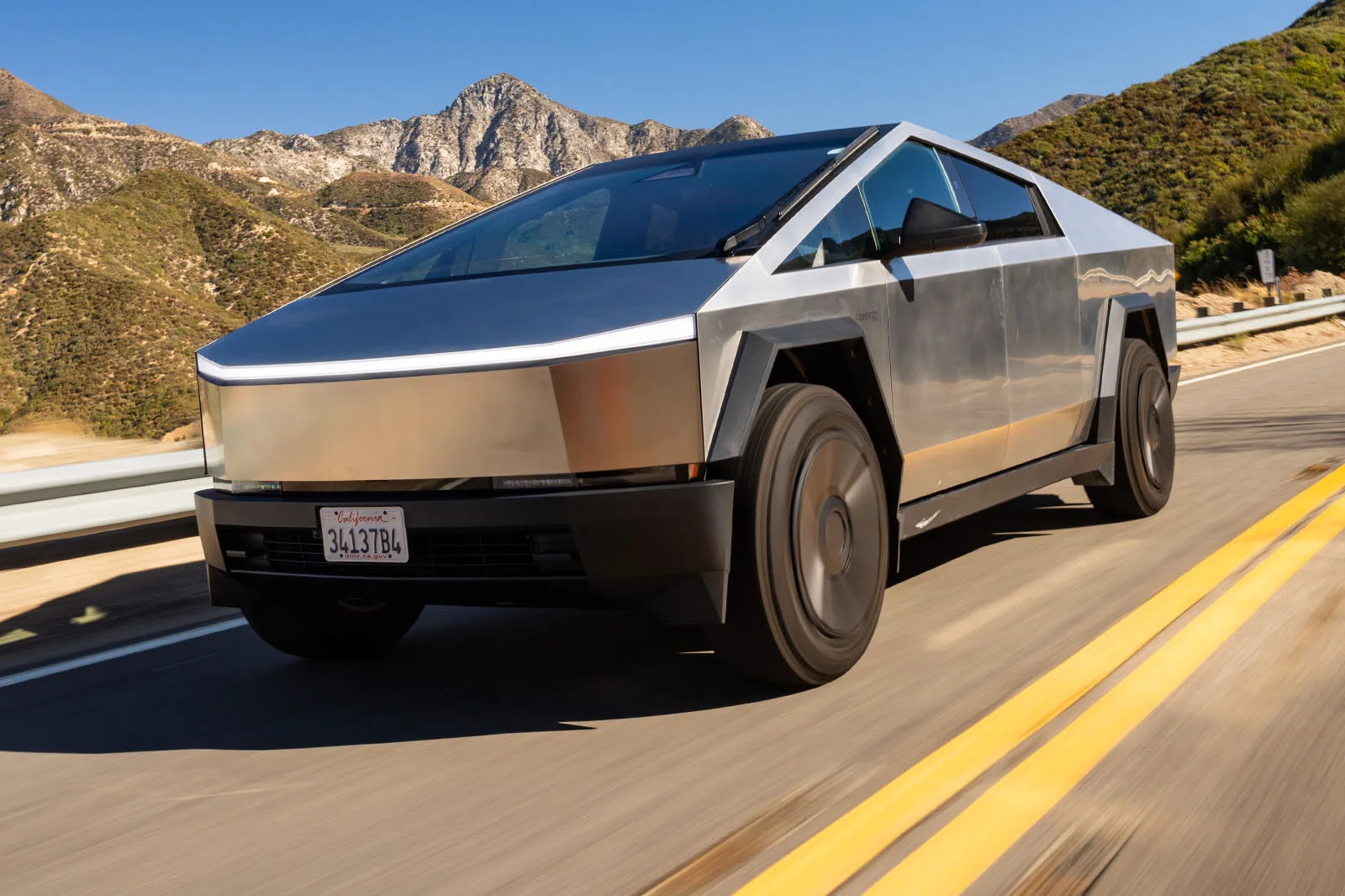 TESLA Cybertruck